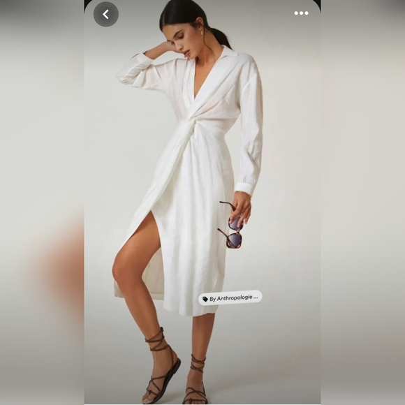 Anthropologie Dresses & Skirts - Anthropologie V-neck knot Front Midi Dress